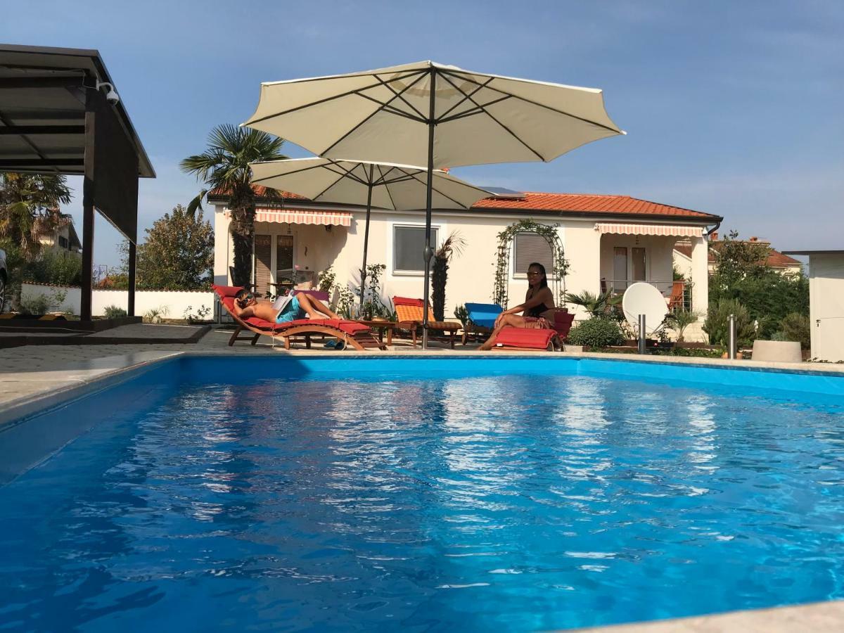 Palme Villa Porec Bagian luar foto