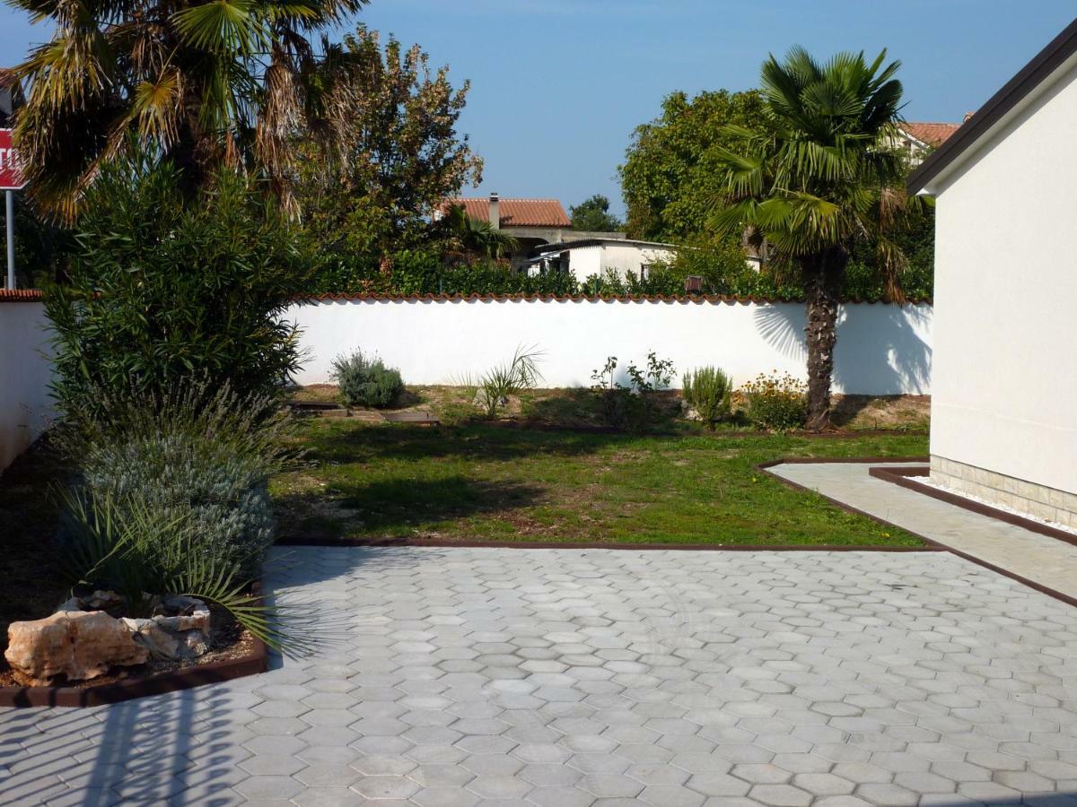 Palme Villa Porec Bagian luar foto