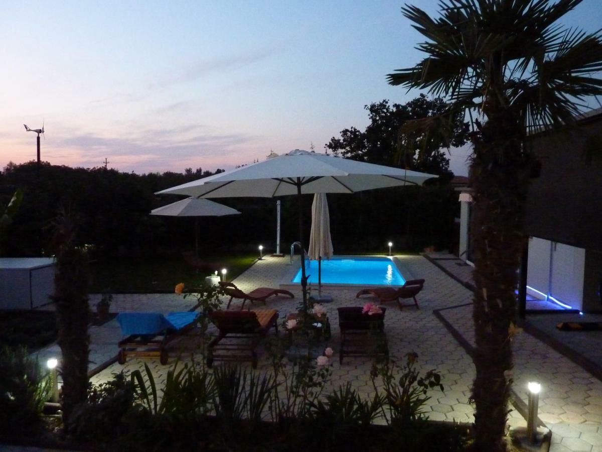 Palme Villa Porec Bagian luar foto